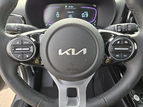 Certified 2025 Kia Soul EX image 22