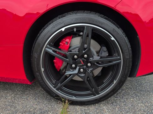 Used 2021 Chevrolet Corvette Stingray Coupe w/ Z51 Performance Package image 31