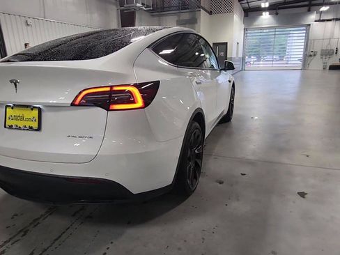 Used 2021 Tesla Model Y Long Range AWD/4WD image 8