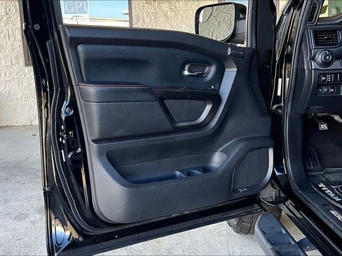 Used 2020 Nissan Titan PRO-4X w/ Pro-4x Convenience Package image 20