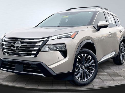 Certified 2025 Nissan Rogue Platinum w/ Platinum Premium Package image 13