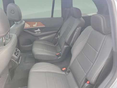 Certified 2025 Mercedes-Benz GLS 450 4MATIC image 8