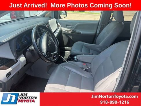 Used 2020 Toyota Sienna XLE FWD image 7