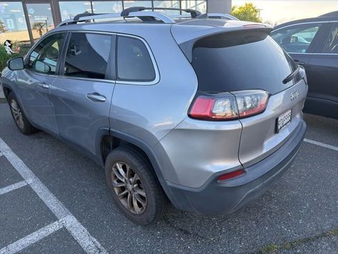 Used 2019 Jeep Cherokee Latitude Plus FWD image 2