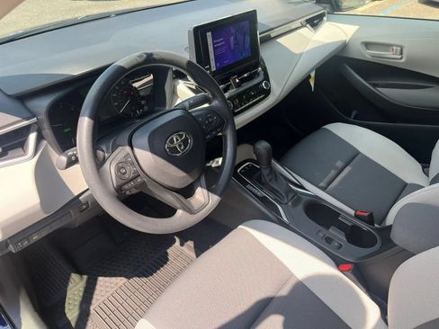 Used 2024 Toyota Corolla LE FWD image 11
