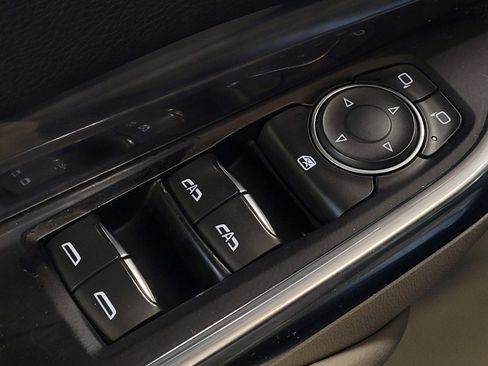 Used 2019 Cadillac XT4 Luxury FWD image 27