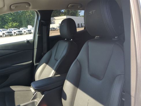 Certified 2024 Buick Encore GX Sport Touring image 18