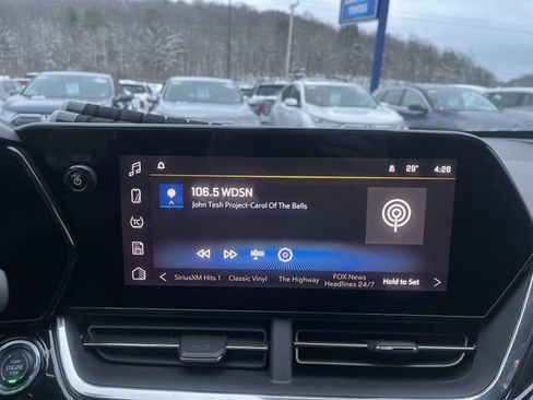 Used 2024 Chevrolet Trax RS w/ Sunroof Package image 14