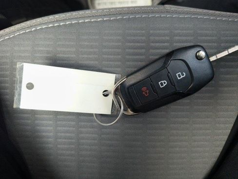 Used 2022 Ford Escape S image 23