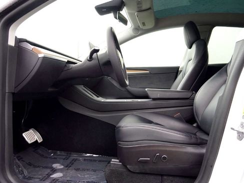 Used 2022 Tesla Model Y Performance image 18