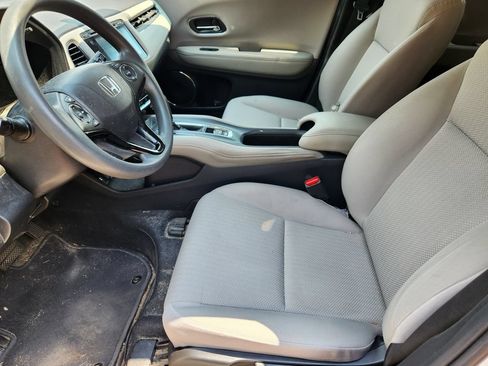 Used 2017 Honda HR-V EX image 10