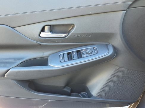 New 2026 Nissan Sentra SV w/ SV Convenience Package FWD image 18