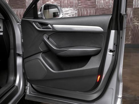 Used 2016 Audi Q3 2.0T Premium Plus w/ Technology Package image 38