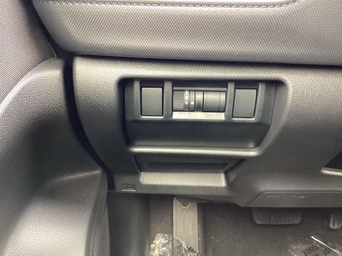 Used 2025 Subaru Forester Premium AWD/4WD image 26
