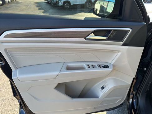 Used 2022 Volkswagen Atlas SEL image 16