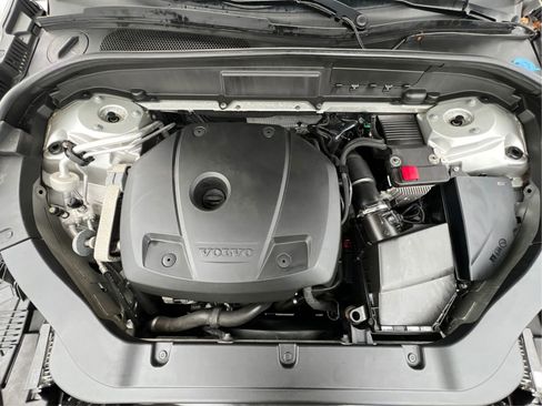 Used 2019 Volvo XC60 T5 Momentum w/ Multimedia Package AWD/4WD image 22