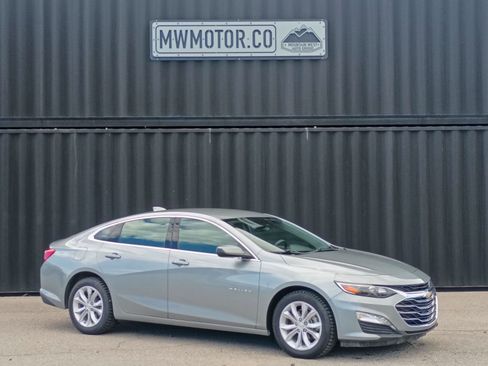 Used 2025 Chevrolet Malibu LT FWD image 1
