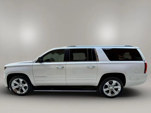 Used 2018 Chevrolet Suburban Premier RWD image 2