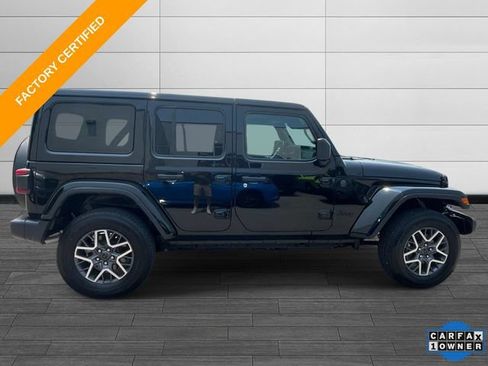 Used 2026 Jeep Wrangler Unlimited Sahara AWD/4WD image 3