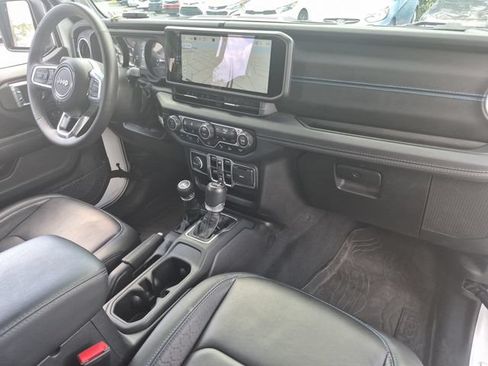 Used 2024 Jeep Wrangler High Altitude AWD/4WD image 27