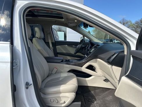 Used 2017 Lincoln MKX Reserve image 19