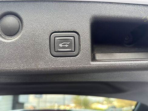 Used 2024 Chevrolet Equinox LT image 29