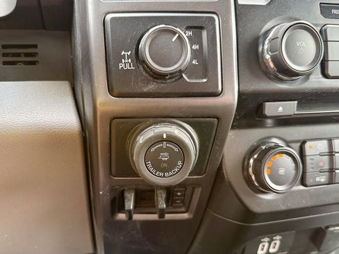 Used 2017 Ford F150 XLT w/ Equipment Group 302A Luxury AWD/4WD image 29