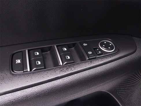 Used 2023 Kia Forte LX image 19