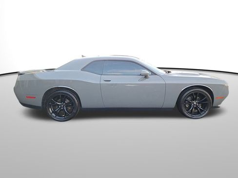 Used 2018 Dodge Challenger SXT Plus image 7