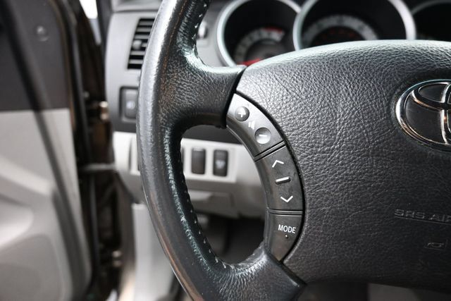 Used 2011 Toyota Tacoma 4x4 Double Cab w/ TRD Sport Pkg w/JBL Audio image 17
