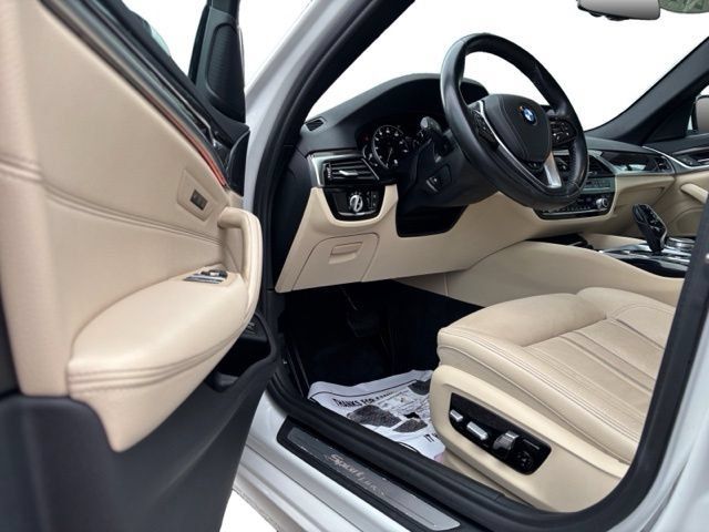 Used 2019 BMW 540i xDrive w/ Premium Package AWD/4WD image 8