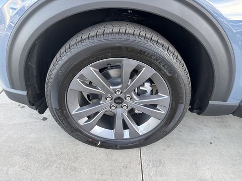 New 2026 Ford Explorer Active w/ Active Comfort Package image 8