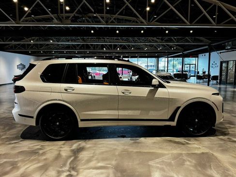 Used 2023 BMW X7 xDrive40i w/ M Sport Package AWD/4WD image 6