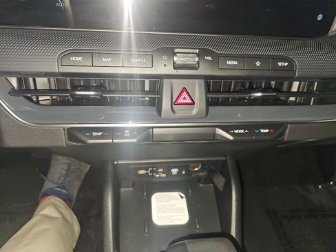 New 2025 Kia K4 GT-Line w/ GT-Line Premium Package FWD image 17