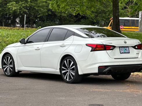 Used 2022 Nissan Altima 2.0 SR FWD image 6