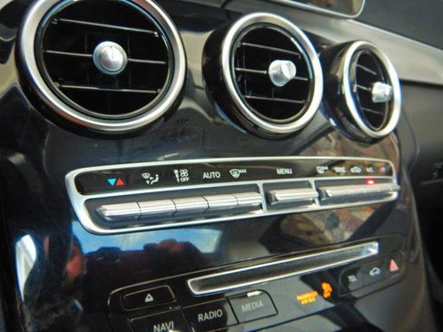 Used 2015 Mercedes-Benz C 300 4MATIC Sedan image 22