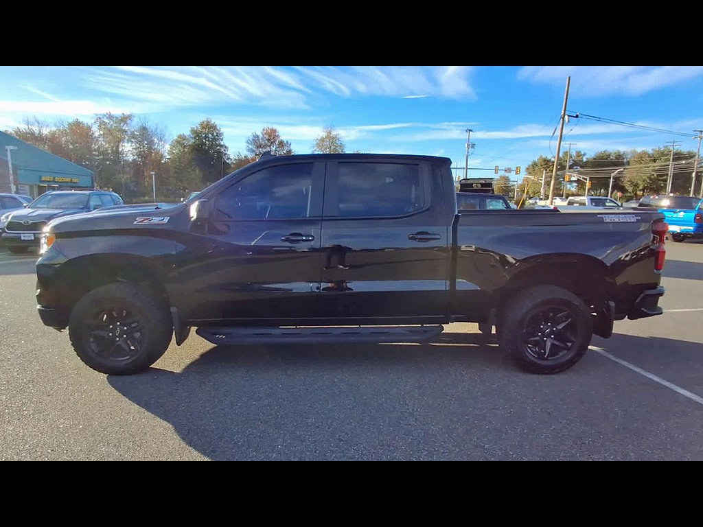 Used 2024 Chevrolet Silverado 1500 LT Trail Boss w/ LT Trail Boss Premium Package AWD/4WD image 5