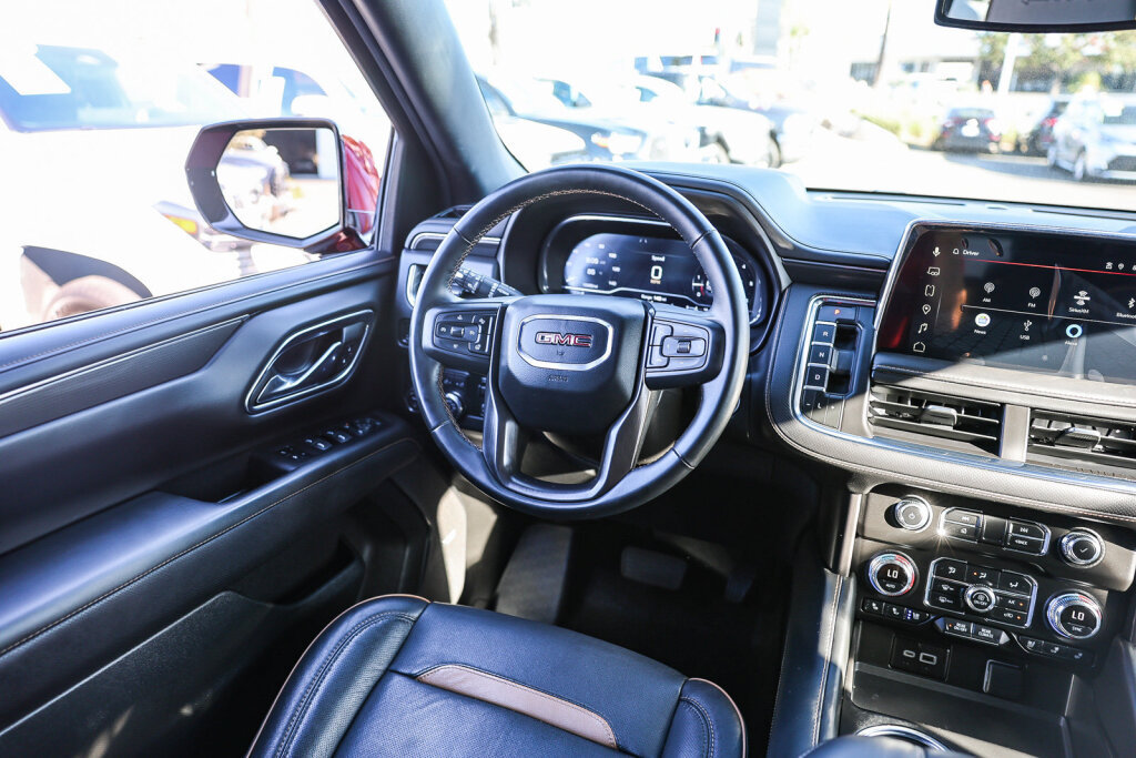 Used 2024 GMC Yukon XL AT4 w/ AT4 Premium Plus Package AWD/4WD image 5