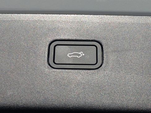 New 2026 Volvo EX30 Plus w/ Protection Package Premier image 15