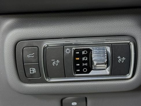 Used 2025 Lincoln Nautilus Premier w/ Equipment Group 102A AWD/4WD image 23