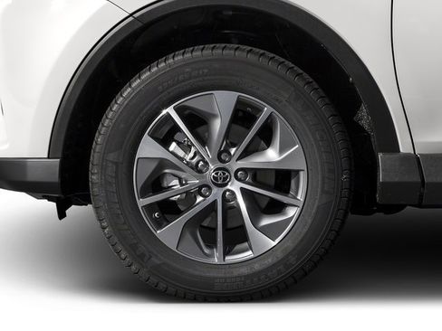 Used 2017 Toyota RAV4 AWD Hybrid image 11