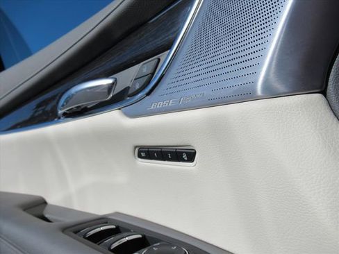 Used 2023 Cadillac XT6 Premium Luxury image 28