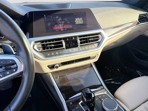 Used 2020 BMW 330i Sedan w/ Driving Assistance Package image 29