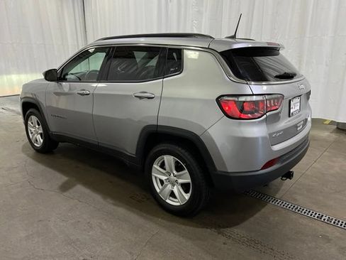 Used 2022 Jeep Compass Latitude w/ Sun and Sound Group AWD/4WD image 6