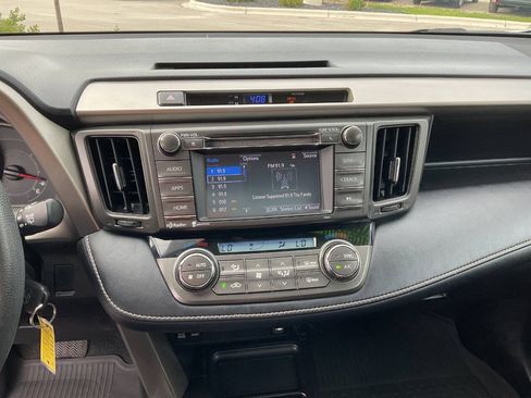Used 2014 Toyota RAV4 XLE AWD/4WD image 16
