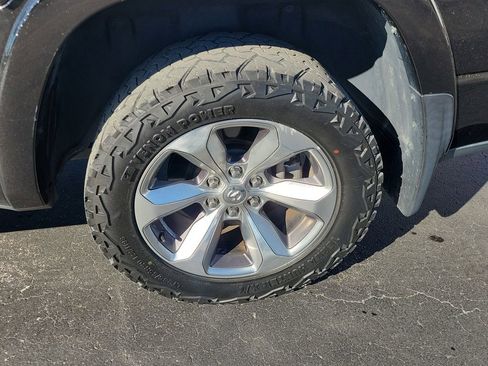 Used 2020 RAM 1500 Limited w/ Body Color Bumper Group image 5