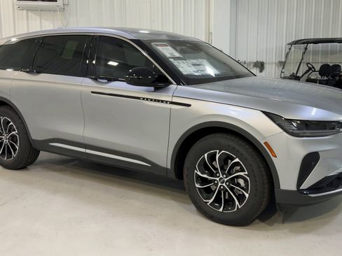 New 2026 Lincoln Nautilus Premier image 3