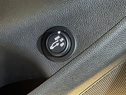 Used 2019 Buick Envision Essence image 30