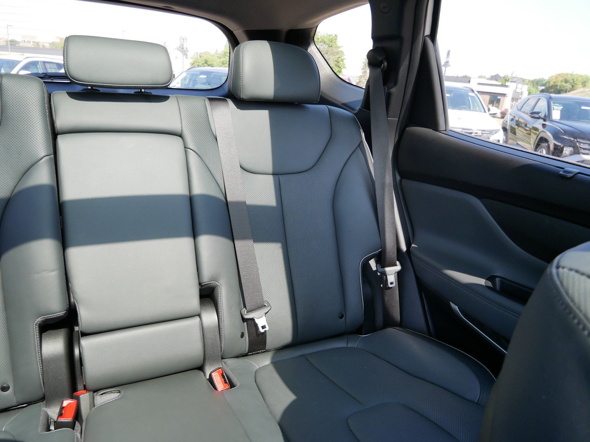 Certified 2023 Hyundai Santa Fe Limited AWD/4WD image 14
