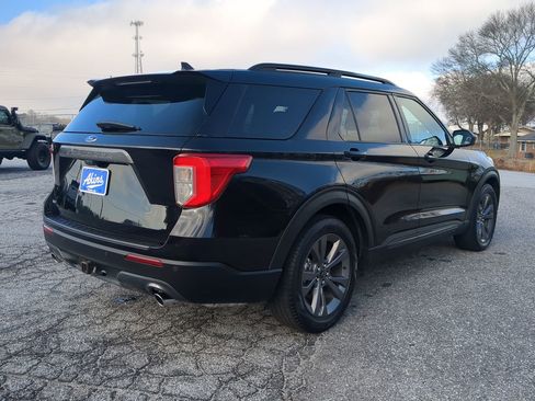 Certified 2021 Ford Explorer XLT w/ Equipment Group 202A image 3